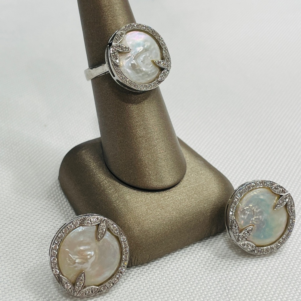 18K White Gold Mother Of Pearl Earrings & Ring Surrounded With Natural Diamonds